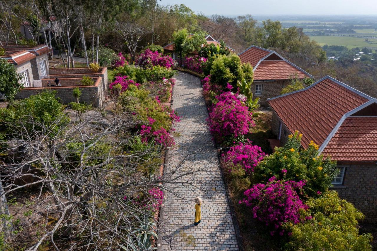 Victoria Nui Sam Lodge Chau Doc Exterior photo