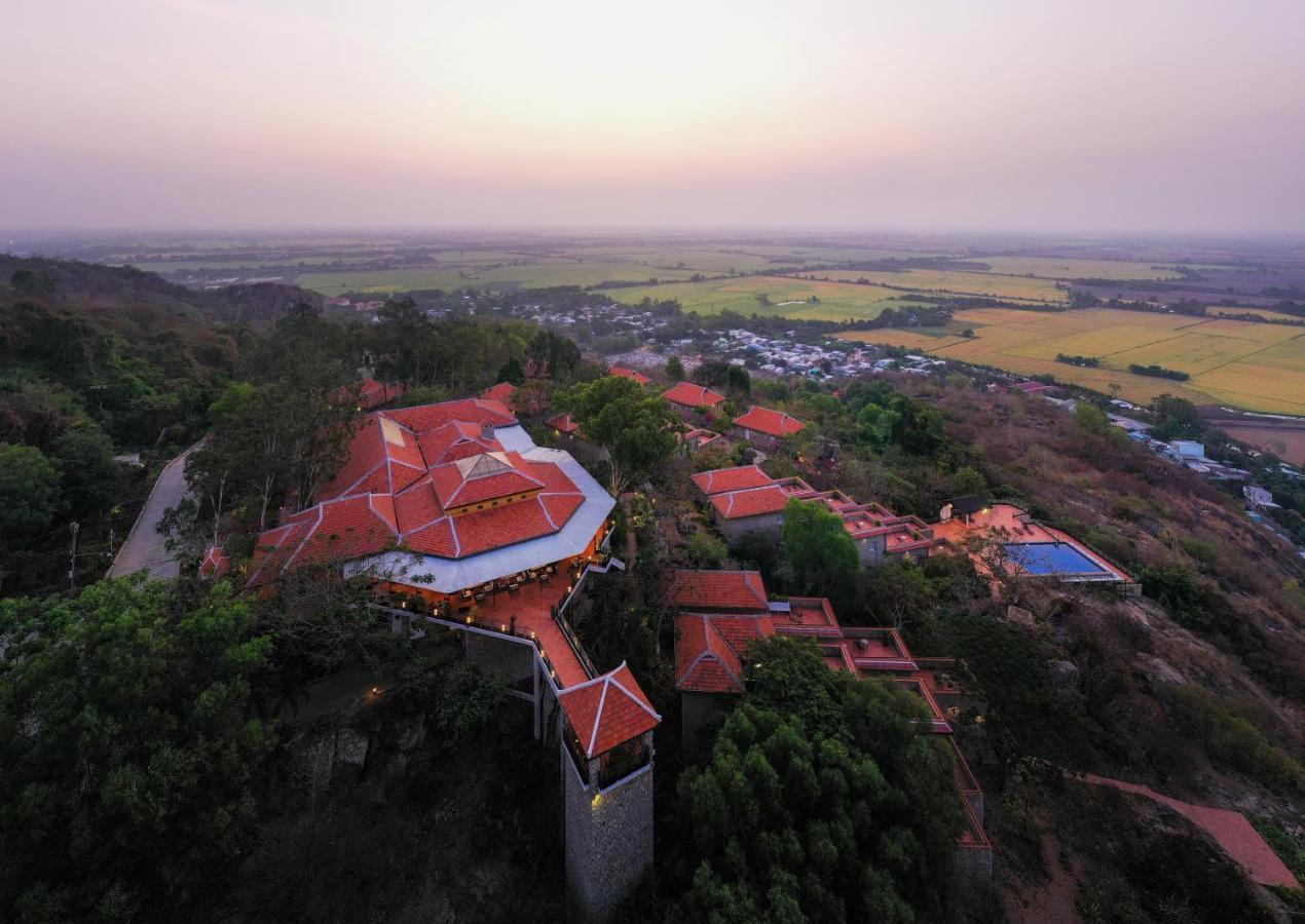 Victoria Nui Sam Lodge Chau Doc Exterior photo